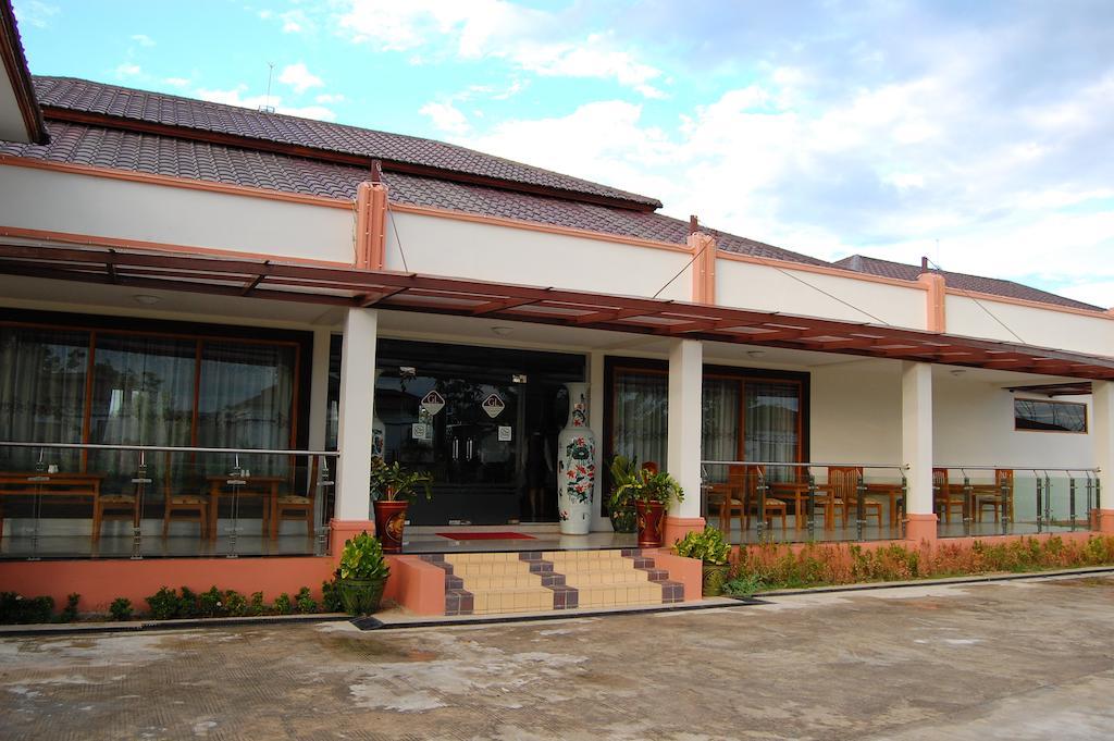 The Golden Lake Hotel Naypyidaw Екстериор снимка