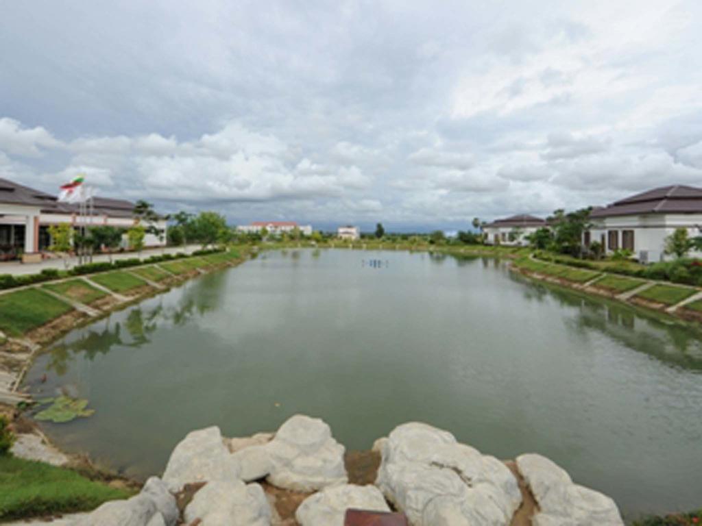 The Golden Lake Hotel Naypyidaw Екстериор снимка