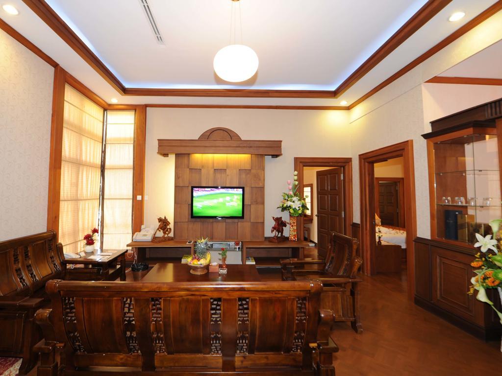 The Golden Lake Hotel Naypyidaw Екстериор снимка