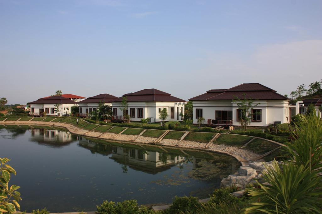 The Golden Lake Hotel Naypyidaw Екстериор снимка