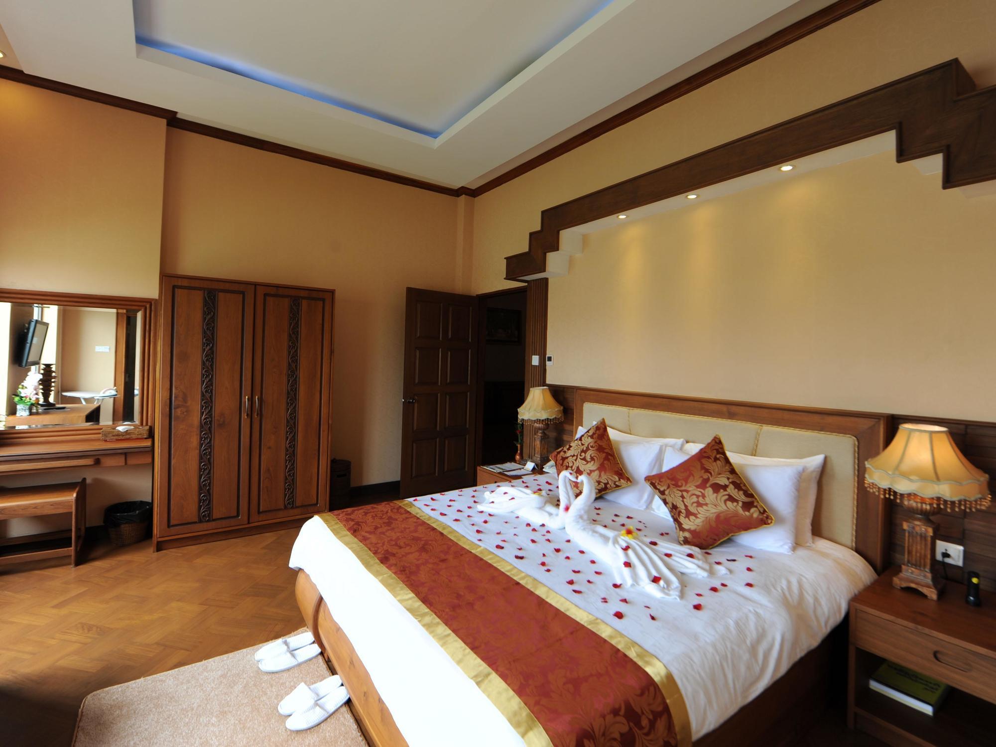 The Golden Lake Hotel Naypyidaw Екстериор снимка